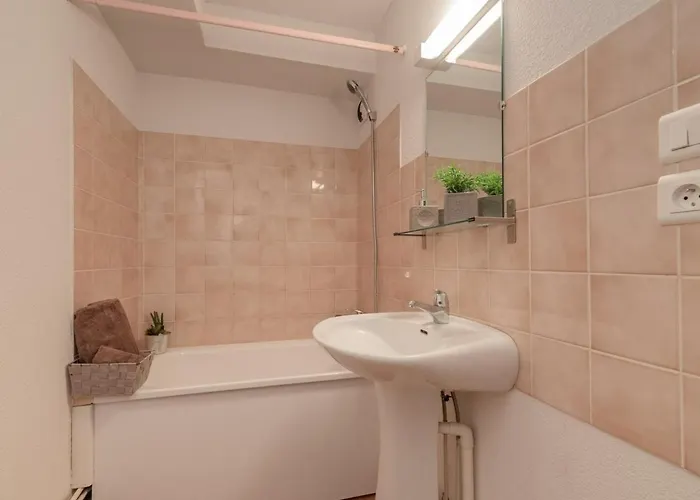 Triplex A Saint-lary, 4 Chambres, 9 Pers, Balcon, Parking, Wifi Optionnel - Fr-1-296-287 Διαμέρισμα Saint-Lary-Soulan